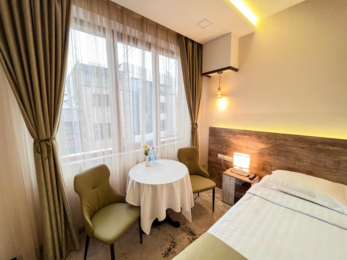 Regard Hotel Ереван Екстериор снимка