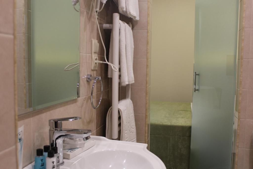 Regard Hotel Ереван Екстериор снимка