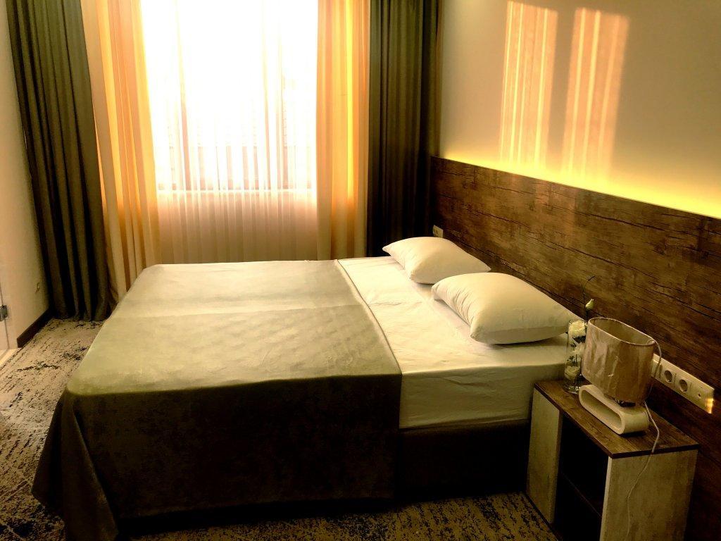 Regard Hotel Ереван Екстериор снимка